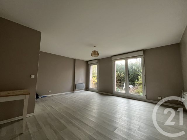 Appartement à louer - 2 pièces - 54.3 m2 - MONTESSON - 78 - ILE-DE-FRANCE - Century 21 Promo 95