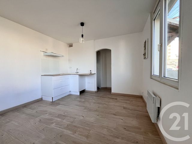 Appartement Studio à louer - 1 pièce - 15.0 m2 - SARTROUVILLE - 78 - ILE-DE-FRANCE - Century 21 Promo 95