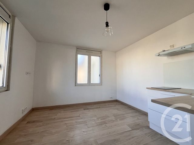 Appartement Studio à louer - 1 pièce - 15.0 m2 - SARTROUVILLE - 78 - ILE-DE-FRANCE - Century 21 Promo 95
