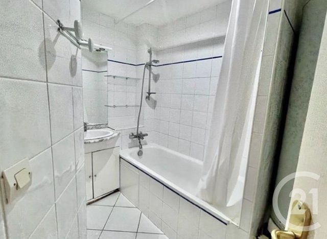 Appartement F4 à louer - 4 pièces - 85.43 m2 - SARTROUVILLE - 78 - ILE-DE-FRANCE - Century 21 Promo 95